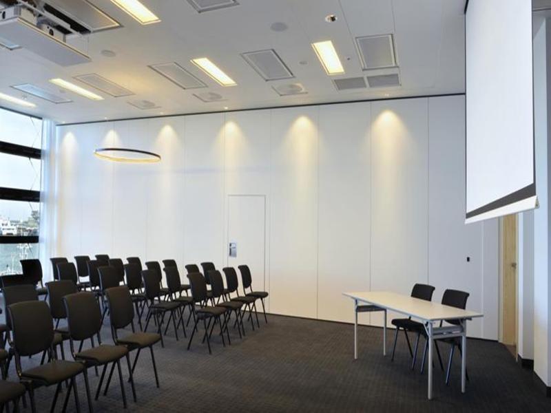 Courtyard By Marriott Waterfront 4*