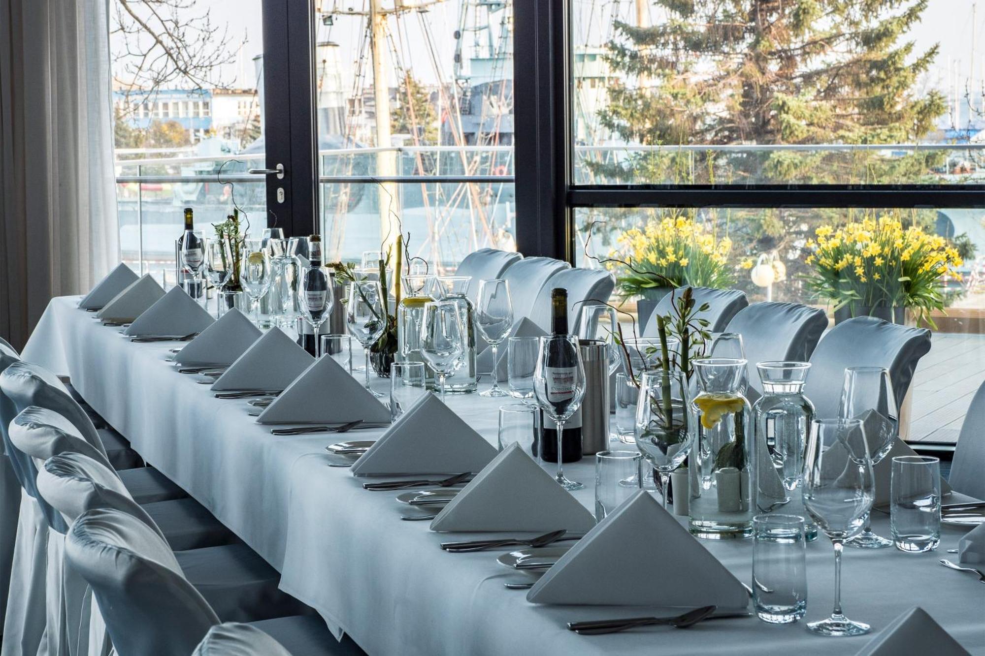 Готель Courtyard By Marriott Waterfront 4*